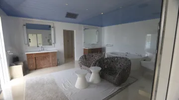 Zveřejněné snímky ze sídla Jeffreyho Epsteina na ostrově Little St. James