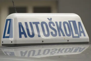 Program pro sedmnáctileté řidiče pod dohledem se osvědčil