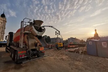 Začalo betonování nového olomouckého mostu. Po dokončení se zbourá další