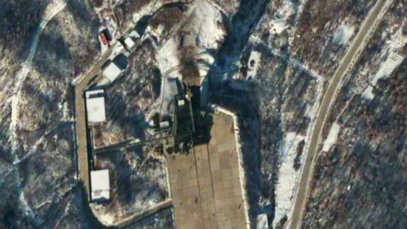 Vesmírné středisko Tongčang-ri hodinu po odpálení rakety