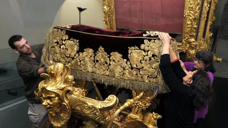 Nalezený přehoz Troyerova kočáru