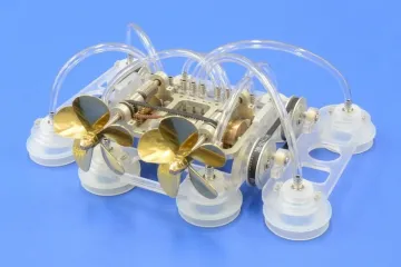 Japonci vyvinuli robota schopného lézt po vorvaních. Podívá se, jak vypadá boj s krakaticí