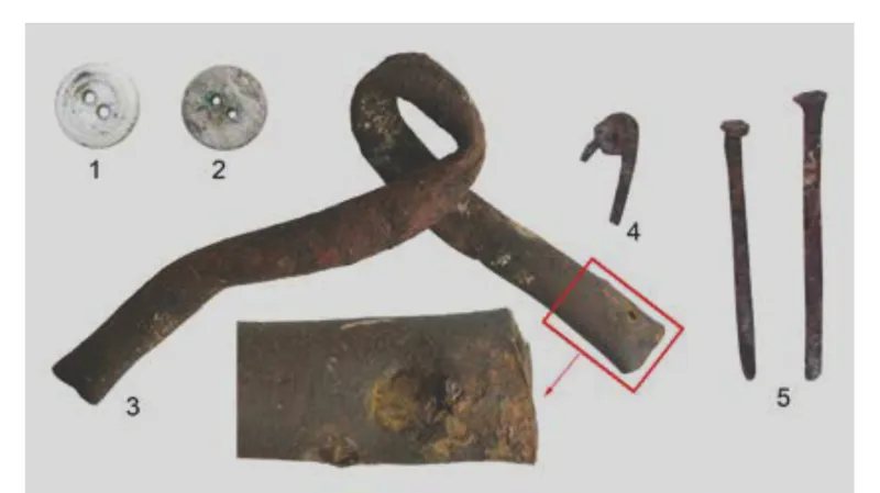 Předměty nalezené v hrobě Josefa Toufara