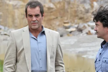 Hranaři – tuzemský pokus o podvratný politický thriller  (40%)