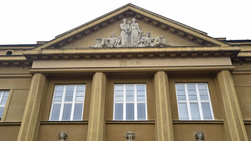 Bývalá banka by mohla v budoucnu sloužit úředníkům