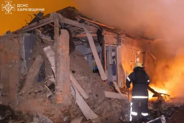 Rusové v noci útočili na obytné čtvrti velkých ukrajinských měst