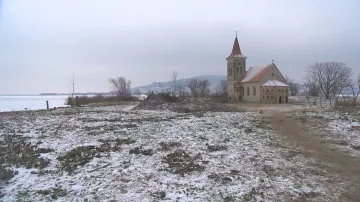 Led na Nových Mlýnech umožnil přístup ke kostelu svatého Linharta