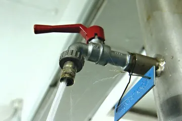 Jedinečná nanočistírna uleví lidem v Domašově nad Bystřicí. Zakalenou vodu prožene membránou