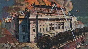 Národní divadlo v plamenech