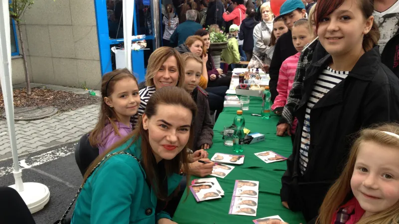 Autogramiáda moderátorek Sama doma