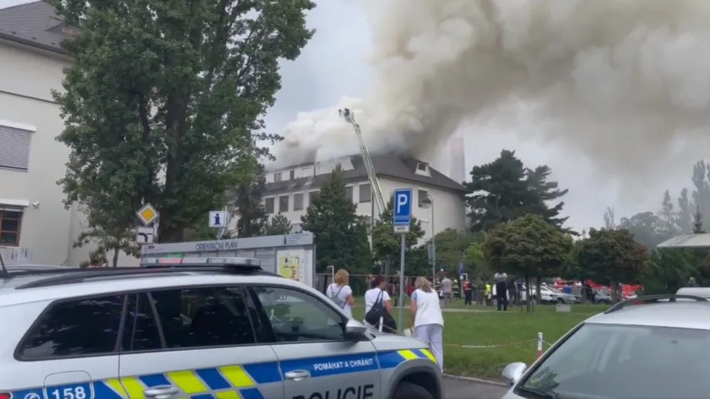 Požár jednoho z pavilonů Ústřední vojenské nemocnice (srpen 2022)