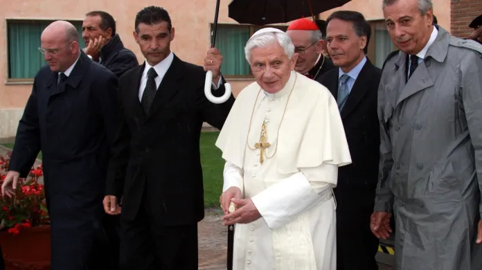 Papež Benedikt XVI. míří do Libanonu