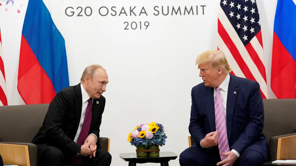 Vladimir Putin a Donald Trump v japonské Ósace