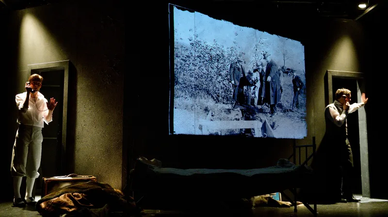 Thrill me (Vzruš mě!)