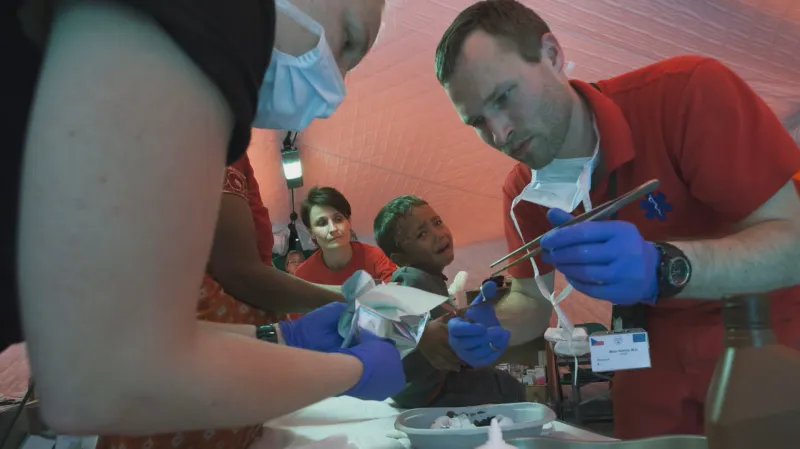 Lékaři Traumateamu ČR zasahují v Nepálu