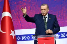 Erdogan kvůli zdravotním potížím ruší předvolební program. Spekulace o infarktu jeho mluvčí odmítl