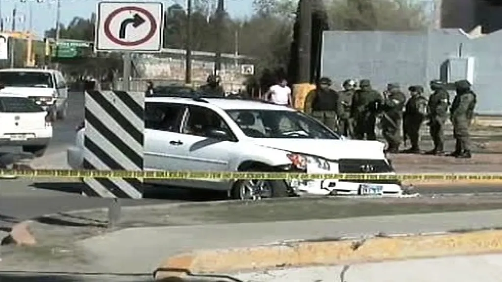 Útok na automobil pracovníků konzulátu USA