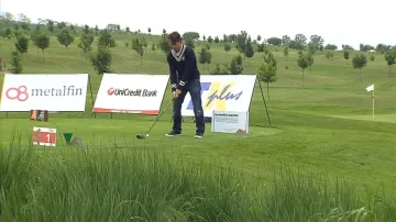 Carlos Moya se chystá k prvnímu odpalu