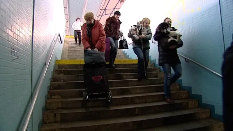 Jediná cesta do podchodu chebského nádraží