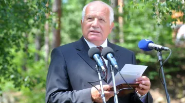 Václav Klaus na pietní akci v Ležácích