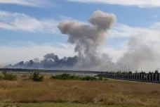 Ruskou základnou na Krymu stovky kilometrů od fronty otřásly mohutné exploze