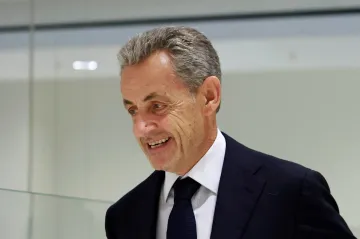 Sarkozy dostal za zločinné spiknutí pět let vězení
