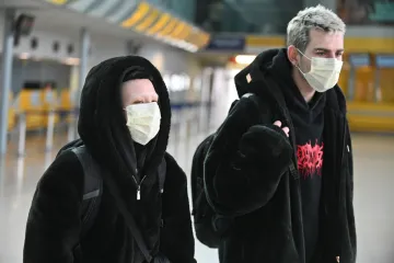 Kraje se připravují na případný koronavirus v Česku. Zasedají bezpečnostní rady, opatření přijímají nemocnice, letiště i školy