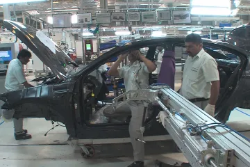 Česko utužuje obchodní vztahy s Indií. Nyní tam prodává hlavně auta a kola pro vlaky