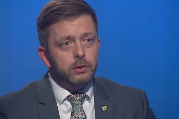Opatření zavedeme, až budeme mít vládní odpovědnost. Představíme je ve středu, sdělil Rakušan