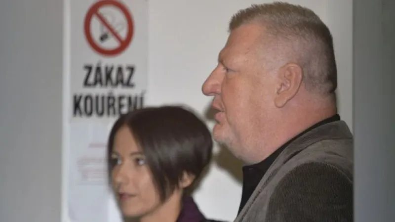 Ivo Rittig opouští budovu policejního ředitelství