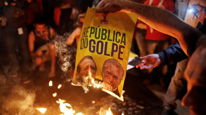 Protesty proti dění na brazilské politické scéně