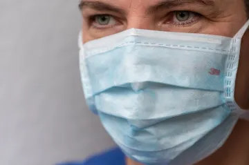 Porodnice ve Frýdku-Místku se uzavřela. Jedna ze zdravotnic se nakazila koronavirem