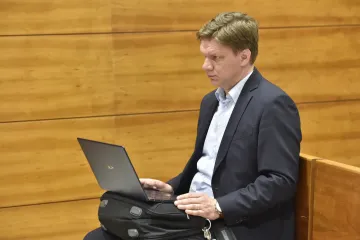 Soud přiznal bývalému primátorovi Hudečkovi více než milionové odškodné