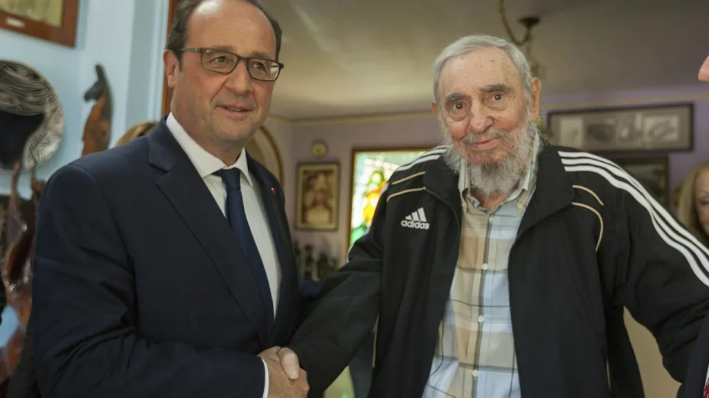 Francois Hollande s Fidelem Castrem