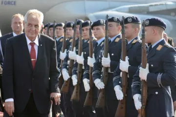Zeman odletěl na tři dny do Německa, v pátek se setká s Merkelovou
