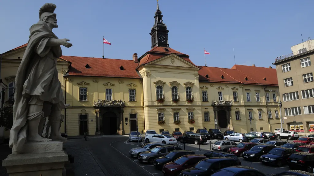 Na magistrátu přibylo několik desítek pracovníků