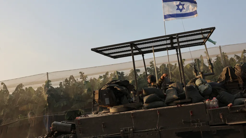 Izraelští vojáci na jihu Izraele nedaleko hranice s Pásmem Gazy
