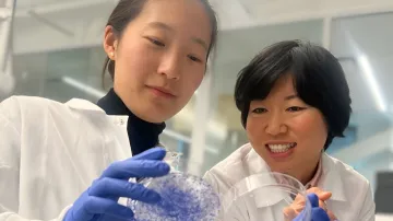 Profesorky Sung-nan Wang (vlevo) a Ling-jin Li (vpravo)