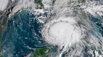 Hurikán Michael na satelitních snímcích