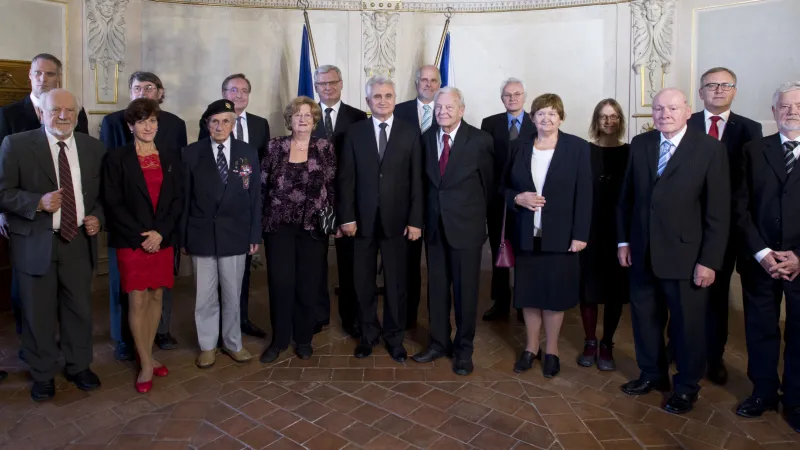 Vyznamenaní senátní stříbrnou medailí