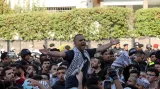 Propalestinská demonstrace v jordánské metropoli Ammánu po poničení nemocnice v Gaze