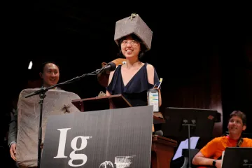 Alternativní Nobelovy ceny končí v USA. Míří do země, která dala světu Einsteina a kukačky