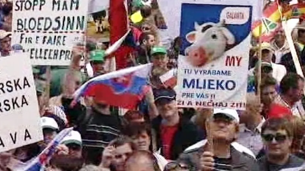 Demonstrující zemědělci