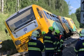 Vlaky jely proti sobě ráno i odpoledne. V Lázních Kynžvart je sedm lehce zraněných