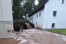 Déšť a povodně zavřely zahradu vily Tugendhat či mlýn v Babiččině údolí