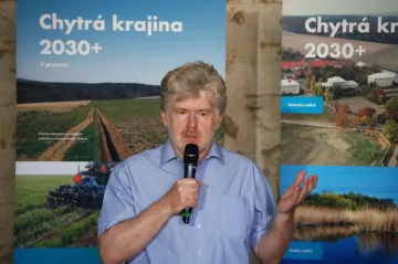 Střídání v čele rektorské konference. Zimu nahradí Sklenička z ČZU 