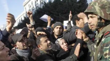 Demonstranti vyrazili v Tunisu opět do ulic