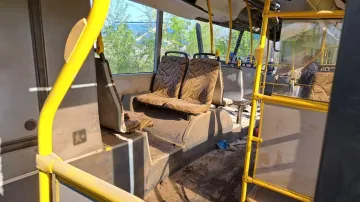 Ruský dronový útok zasáhl autobus v ukrajinském Marhanci