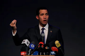 Guaidó jednal o dodávkách humanitární pomoci. Úřadující prezident Maduro ji odmítá