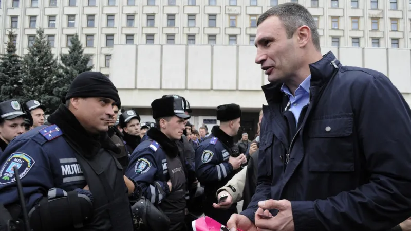 Vitalij Kličko na opoziční demonstraci